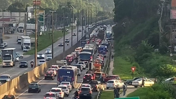 Acidente deixa 4 mortos na Rodovia Régis Bittencourt, em SP