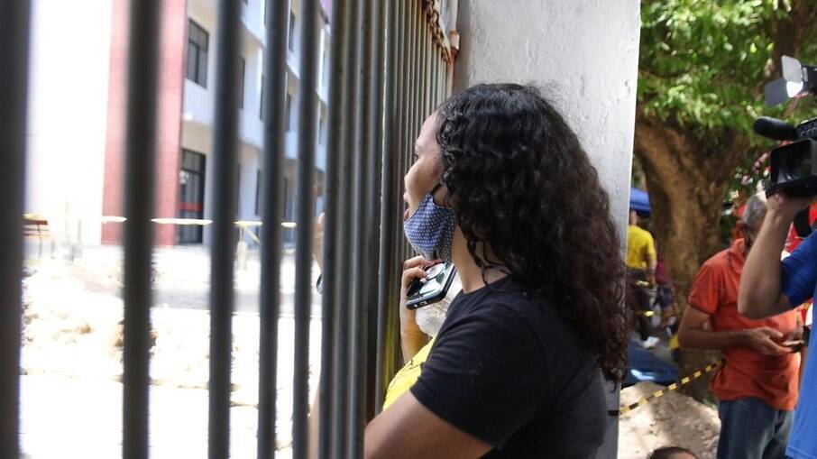 Debora Gomes encontra os portões fechados