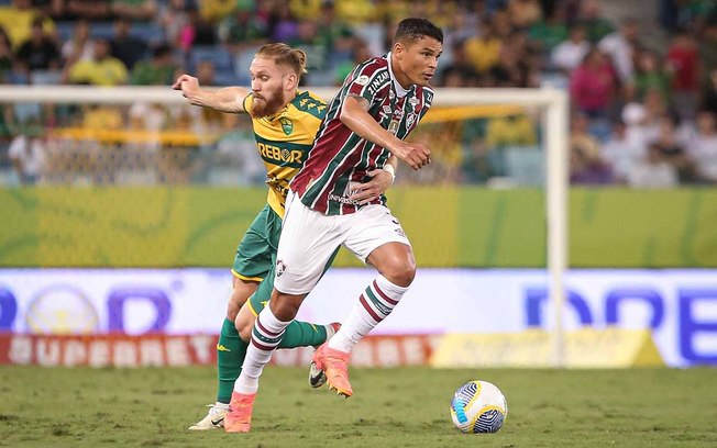 Fluminense vence o Cuiabá na reestreia de Thiago Silva 