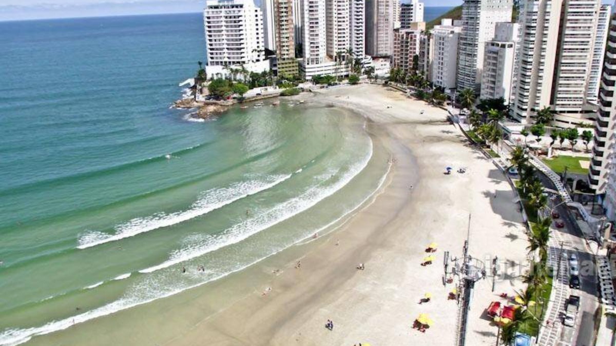 Guarujá é um dos destinos litorâneos mais populares entre os paulistas 