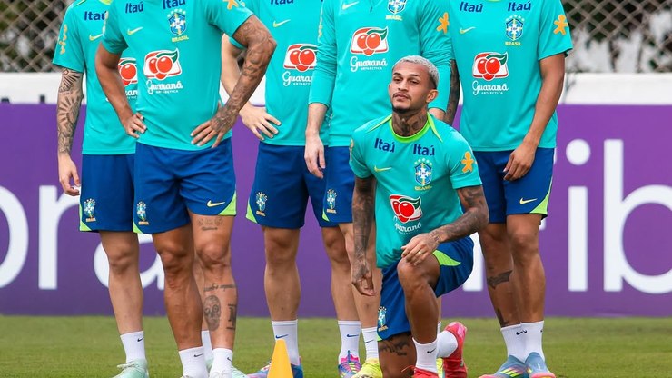 Jogador da Seleção Brasileira estaria em caso de prostituição