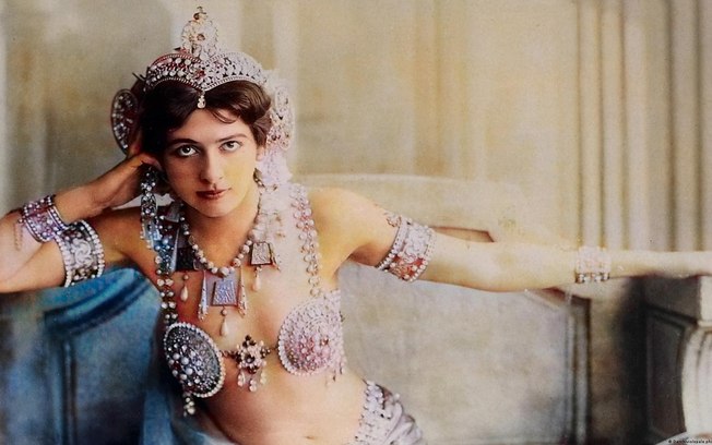 Em dificuldades financeiras, Mata Hari aceitou o serviço de espiã – e agente duplo, mas acabou no pelotão de fuzilamento condenada por 