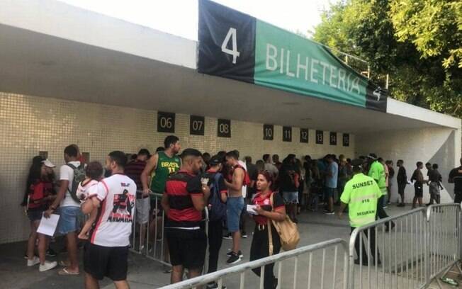 Dificuldades e filas: segunda semifinal deve repetir problemas para as torcidas de Flamengo e Vasco