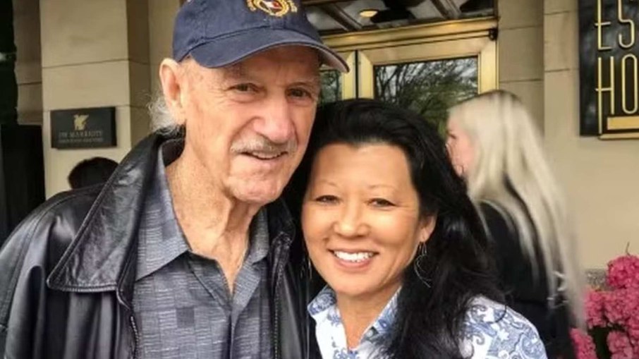  Gene Hackman e esposa