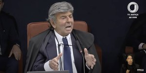 AO VIVO: após pausa, Fux volta a julgar ação contra Bolsonaro
