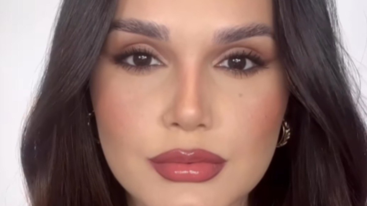 Letícia Gomes recria maquiagens em 100 anos de evolução 