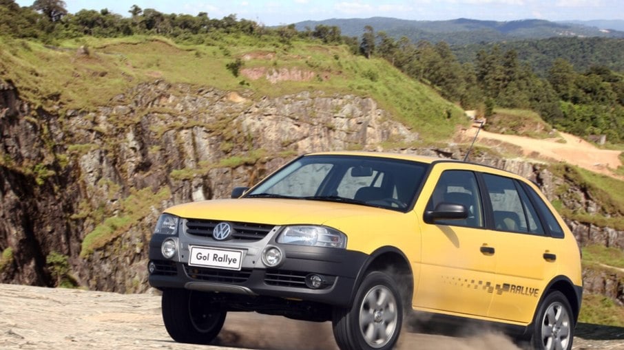 O VW Gol Rallye tem como destaque a suspensão elevada em 27 milímetros em relação ao convencional