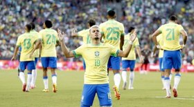 Andreas Pereira celebra primeiro gol pela Seleção: 