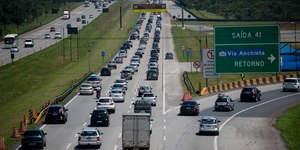 Tiradentes: confira os horários de pico nas principais rodovias