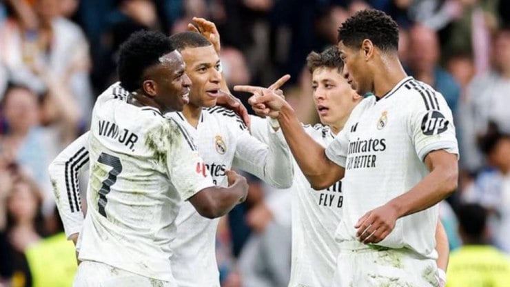 Astros do Real Madrid discutem em jogo contra a Juventus; veja