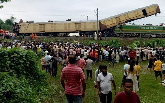 Colisão de trem de passageiros com trem de carga deixou pelo menos sete mortos na Índia
