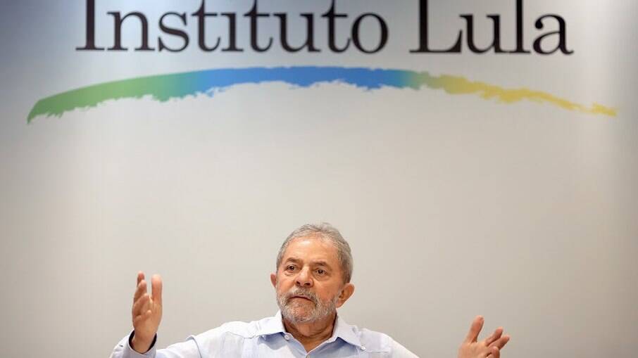 Lula conversa com blogueiros em encontro que durou cerca de três horas