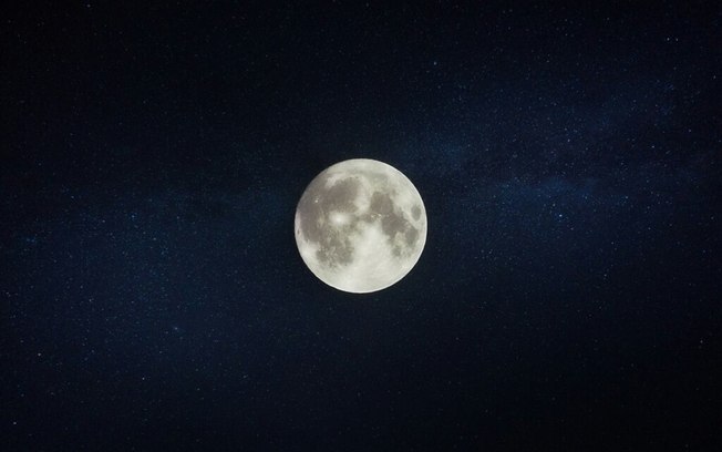 Conheça a Superlua de novembro de 2025, a maior (e mais tensa) Lua Cheia do ano