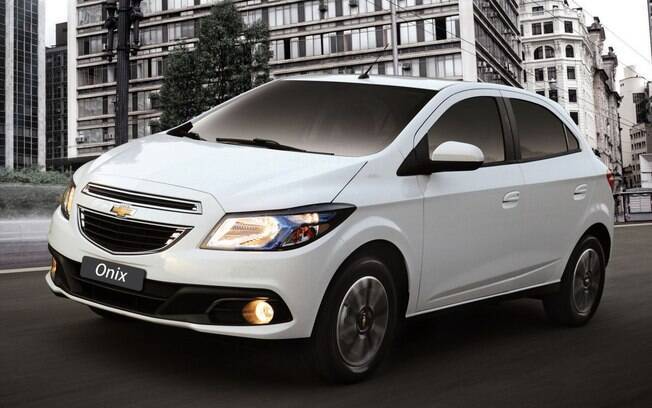 Chevrolet Onix é o carro mais vendido do Brasil. Tal status mostra que ele merece ser o seu primeiro carro