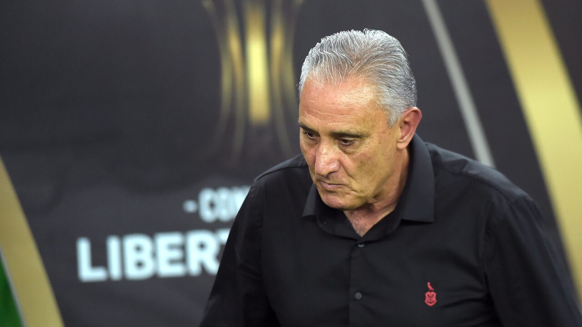 Tite vai ficar no cargo mesmo em caso de queda do Flamengo