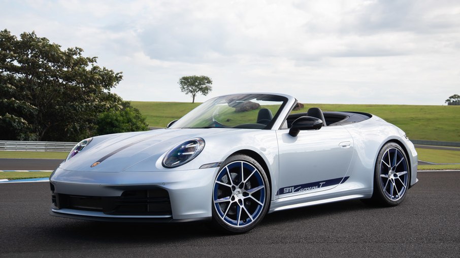 Porsche 911 Carrera T Cabriolet voltou a compor o portfólio da empresa em 2017 Porsche 911 Carrera T Cabriolet voltou a compor o portfólio da empresa em 2017