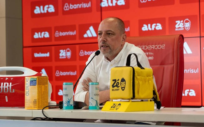 Fabinho Soldado, executivo do Inter, Paulo Pezzolano, treinador, e Abel Braga, diretor técnico