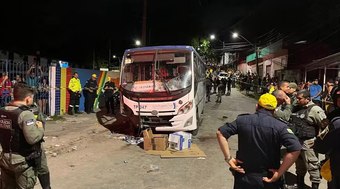 Motorista atropela fiéis no Recife em procissão e deixa quatro mortos