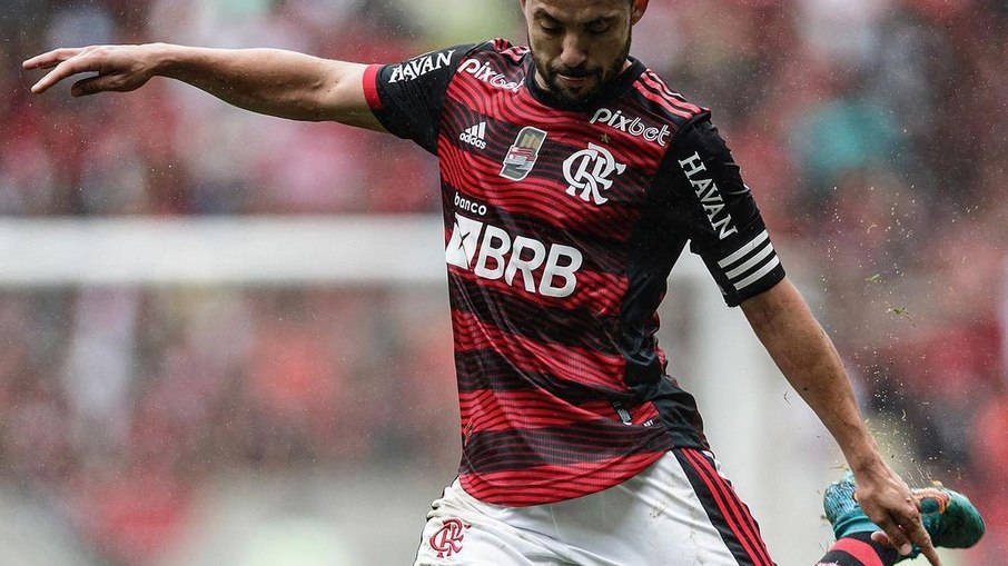 Everton Ribeiro chega a marca histórica pelo Flamengo na Libertadores