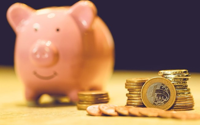 Com alta dos juros, renda fixa chega aos R$ 4 trilhões Com alta dos juros, renda fixa chega aos R$ 4 trilhões