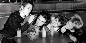 Sex Pistols: show histórico de 1978 ganha edição em vinil branco