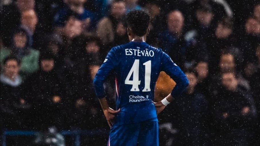 Técnico do Chelsea volta a elogiar Estêvão:  Técnico do Chelsea volta a elogiar Estêvão:
