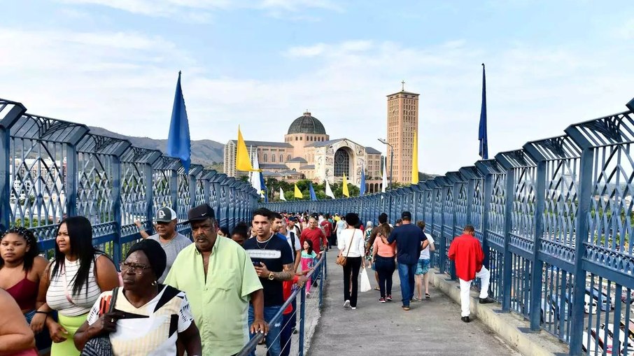 Romeiros Chegando em Aparecida (SP)