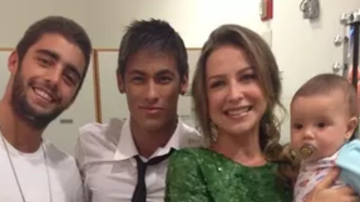 Pedro Scooby, Neymar e Luana Piovani nos bastidores da TV Globo