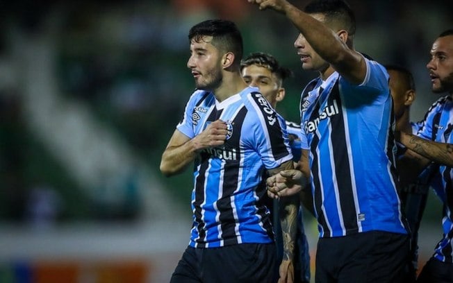Vitória dá ao Grêmio ‘gordura’ no G-4 da Série B
