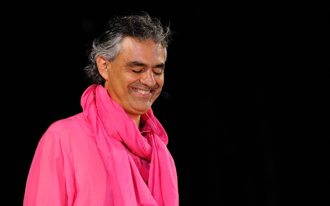 Fã pode viajar para ver o show anual de Bocelli na Itália
