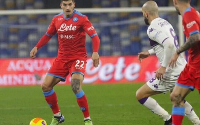 Em jogo de golaços, expulsões e prorrogação, Fiorentina bate o Napoli e avança na Copa da Itália