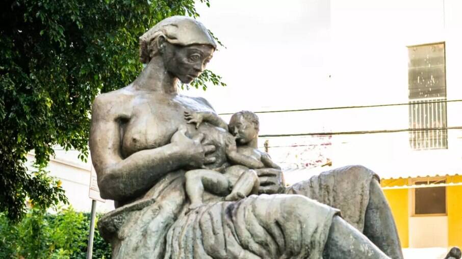 Estátua da Mãe Preta.
