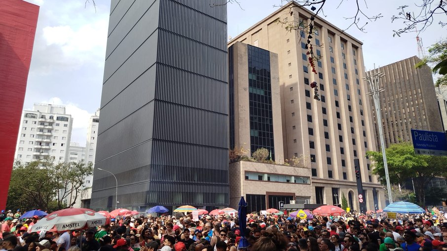 Protesto na Paulista pressiona Senado a barrar PEC da Blindagem Protesto na Paulista pressiona Senado a barrar PEC da Blindagem
