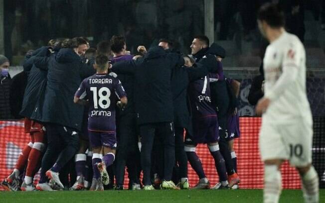 Milan reage com Ibrahimovic, mas perde para a Fiorentina e não assume a liderança do Campeonato Italiano