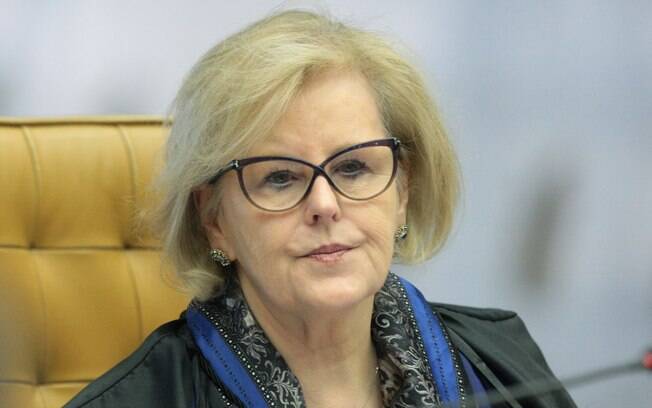 1 x 0 - Rosa Weber vota para manter liberação de emendas de relator