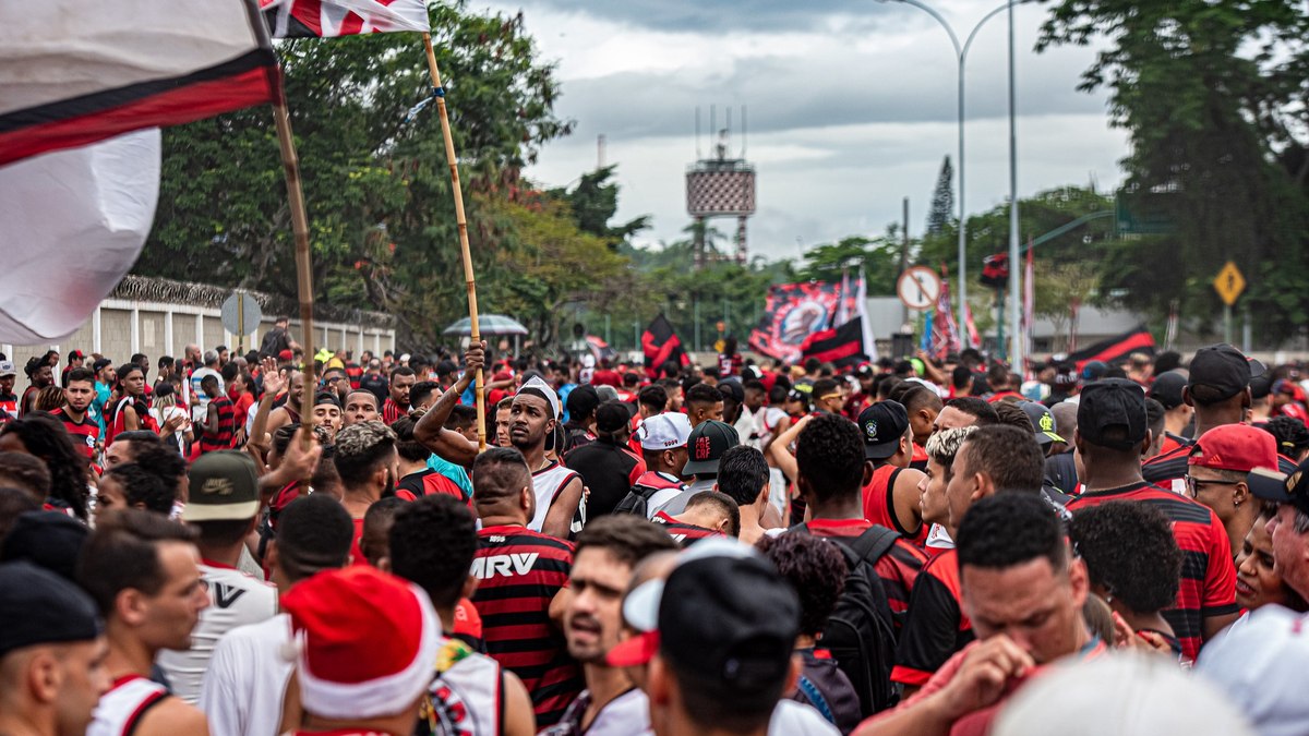 Torcida se despedindo do elenco flamenguista antes da final da Libertadores de 2019