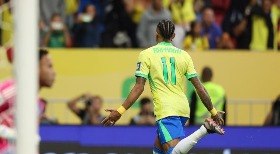 Raphinha brilha, e Brasil goleia o Peru nas Eliminatórias da Copa do Mundo