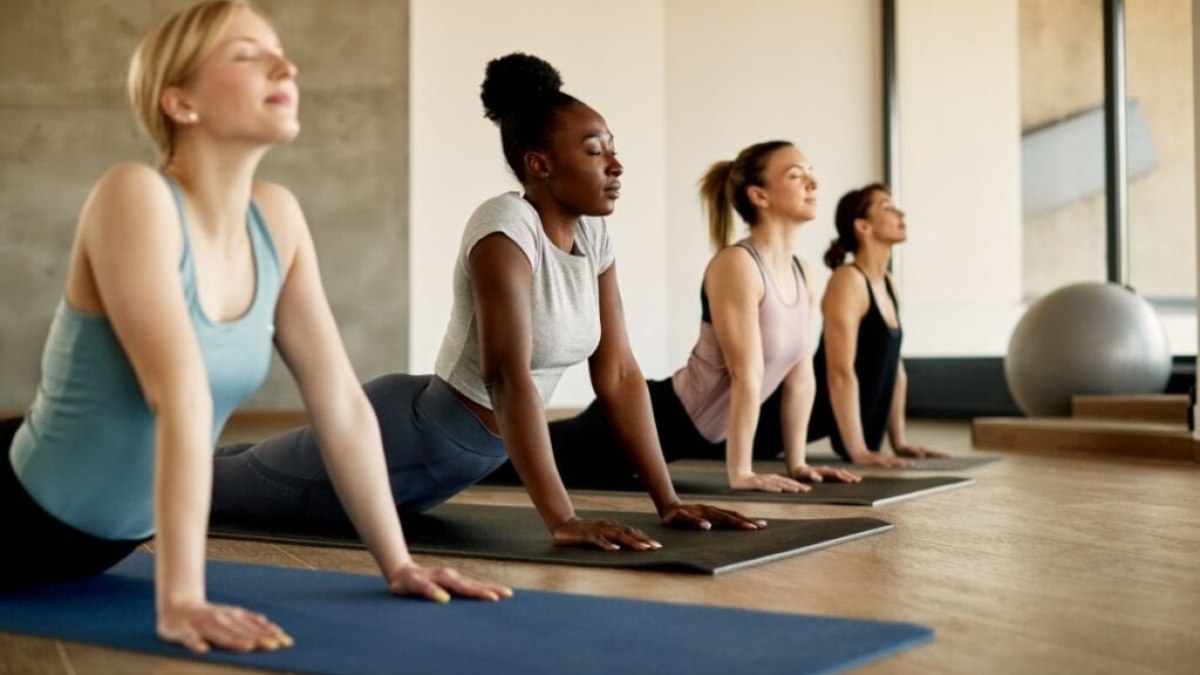 Veja os benefícios de praticar pilates durante o frio