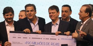 Municípios de SP recebem emendas para saúde e meio ambiente