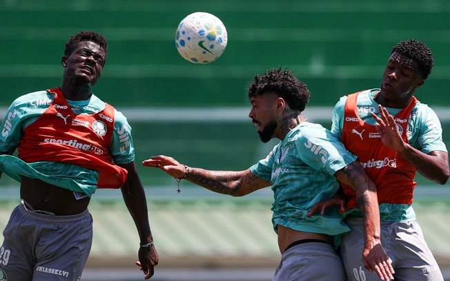 Luis Pacheco durante treinamento do Palmeiras nesta segunda-feira (28)