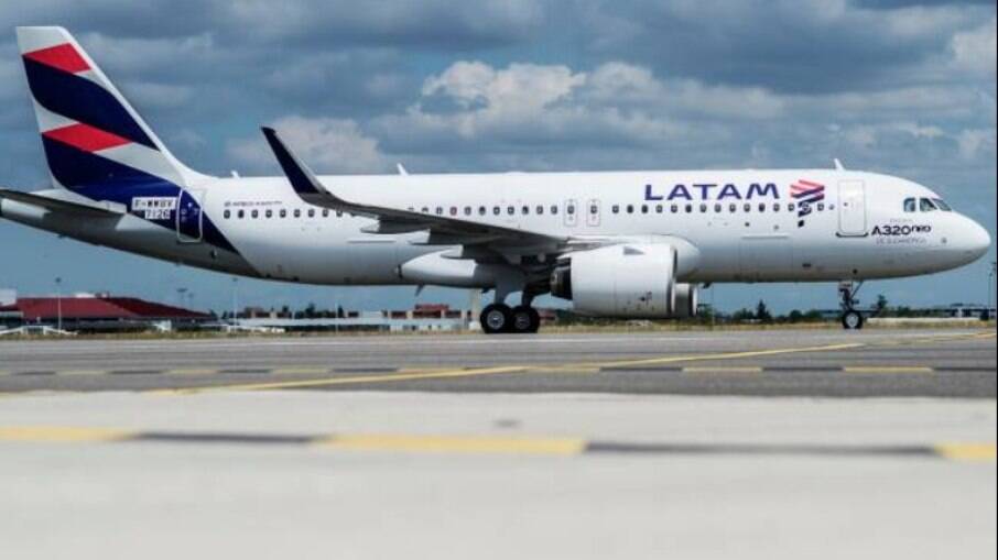 LATAM aumenta cancelamento de voos nacionais e internacionais