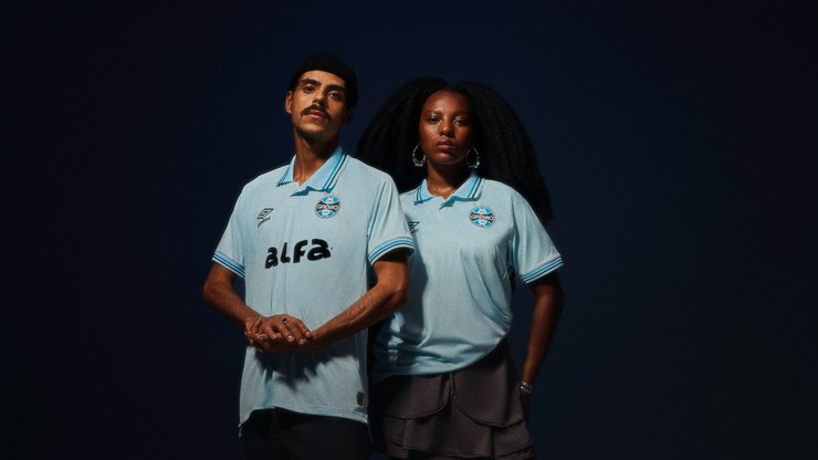 Grêmio lança uniforme celeste para sequência da temporada