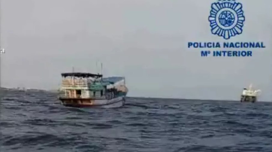 Polícia espanhola prende oito brasileiros por tráfico de cocaína em barco de pesca