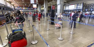 Passagem aérea por até R$ 200 para aposentados: veja como comprar