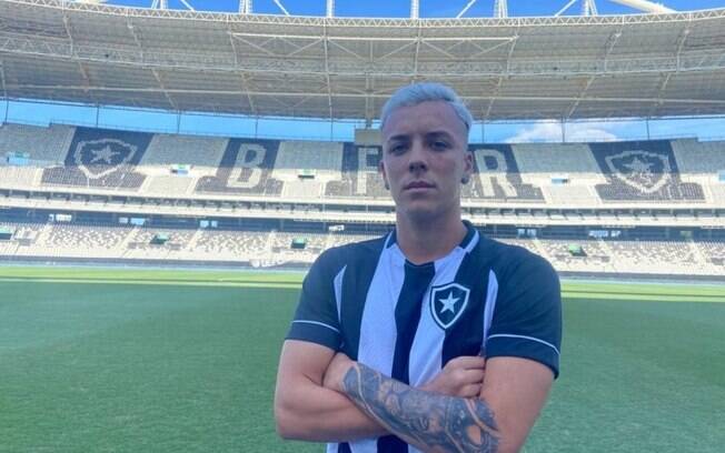 Brendon comemora a estreia no time sub-20 do Botafogo: 'Uma honra'