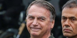 Bolsonaro pede a Moraes para reduzir pena com leitura de livros