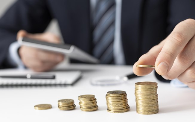 Segurados do INSS recebem novo mínimo a partir do dia 25