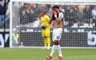 Vídeo: Lucas Paquetá desaba em lágrimas após levar cartão amarelo