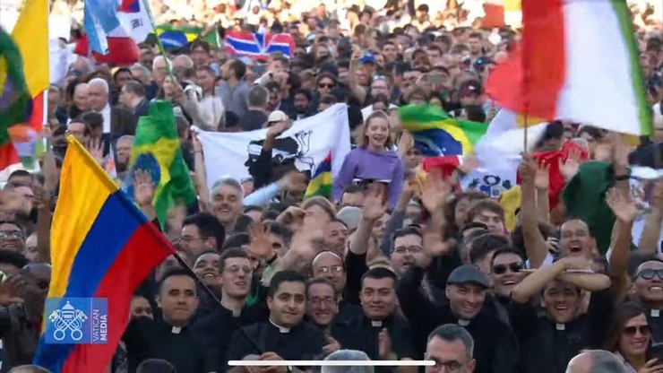 Escudo%20do%20Fortaleza%20surge%20na%20elei%C3%A7%C3%A3o%20do%20papa%20Le%C3%A3o%20XIV
