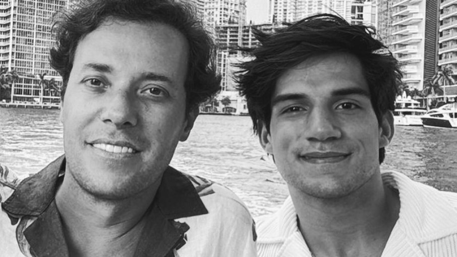 Pastor André Valadão se despede de sobrinho morto em acidente Pastor André Valadão se despede de sobrinho morto em acidente